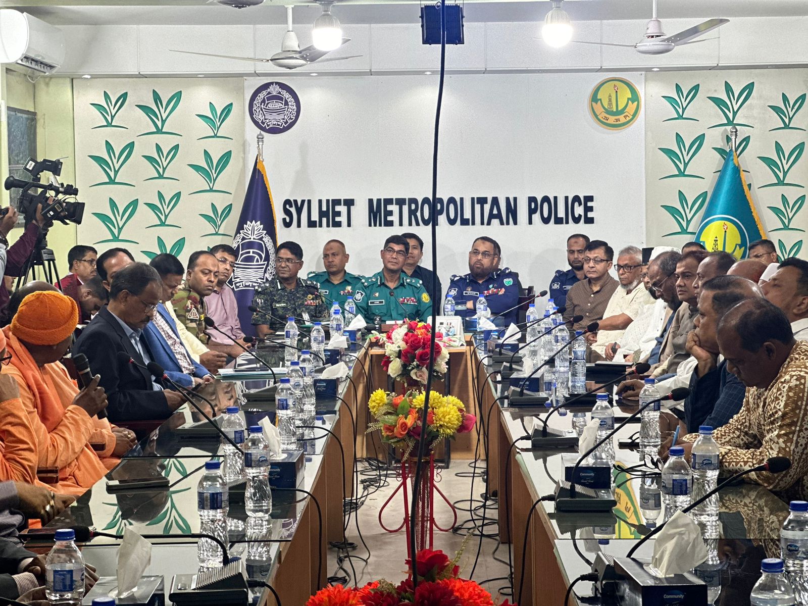 সিলেটের বিশিষ্ট নাগরিকবৃন্দ ও সনাতন ধর্মাবলম্বীদের সাথে মতবিনিময় সভা অনুষ্ঠিত