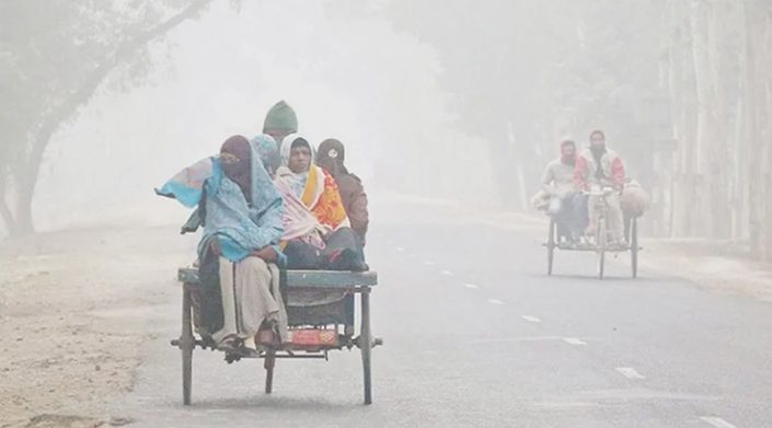 কনকনে শরীর কাঁপানো শীত