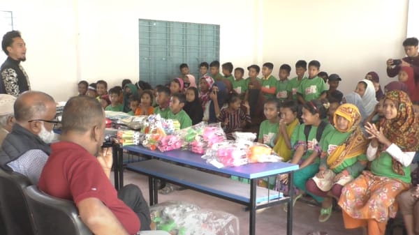 মৌলভীবাজারে মোহন ফাউন্ডেশনের শীতবস্ত্র ও শিশুদের মাঝে খেলনাসামগ্রী বিতরণ