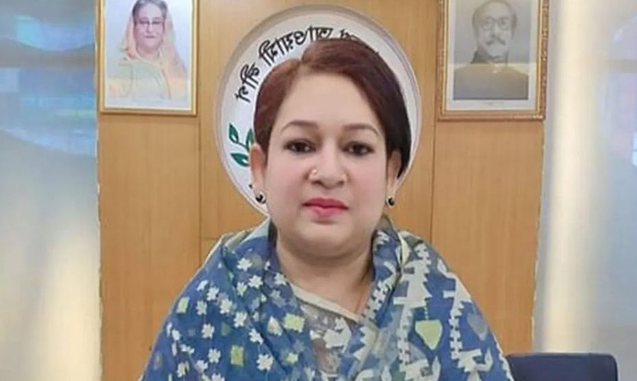 সাবেক জনপ্রশাসন মন্ত্রী ফরহাদ হোসেনের স্ত্রী সৈয়দা মোনালিসা গ্রেফতার