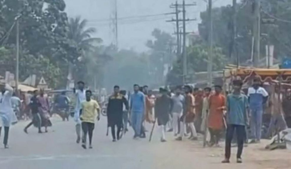 নাটোরে ঈদের নামাজ শেষে সংঘর্ষ , মারমুখী আওয়ামী লীগ