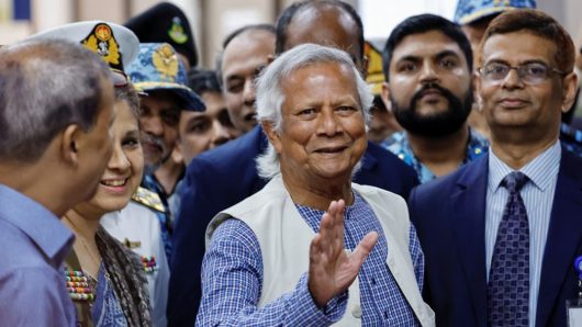 ড. ইউনূসের  সংস্কারের গতি প্রশ্নবিদ্ধ : গার্ডিয়ান