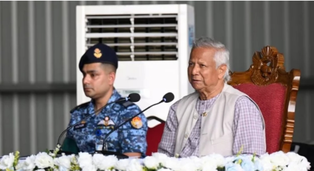 এমন এক বিশ্বে বাস করি যেখানে যুদ্ধের প্রস্তুতি না রাখাটা আত্মঘাতী: প্রধান উপদেষ্টা