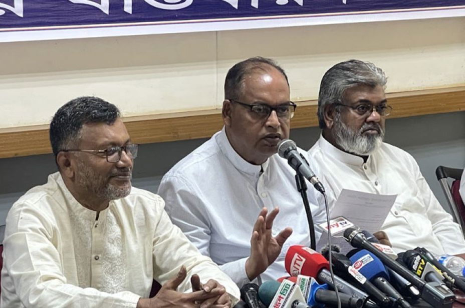 বিএনপি রাস্তায় নামার আগেই নির্বাচন দিন : দুদু
