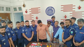 মৌলভীবাজারে অ-স্ত্র, গু-লি, লুণ্ঠিত টাকা ও স্বর্ণালংকার উদ্ধারসহ আন্তঃজেলা ডাকাত চক্রের ৭ সদস্য গ্রেপ্তার