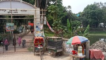 নাগরপুর সরকারি কলেজ মসজিদ সংলগ্ন  সীমানায় ময়লার ভাগাড়, শিক্ষার্থী ও মুসল্লিদের উদ্বেগ
