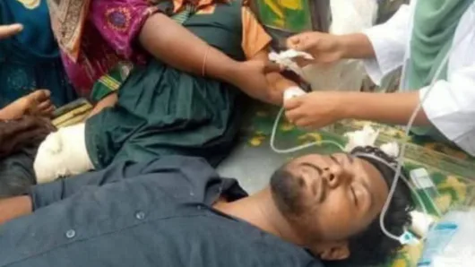 বাঘায় বাস-মোটরসাইকেলের মুখোমুখি সংঘর্ষে পা হারালেন বাবা-মেয়ে