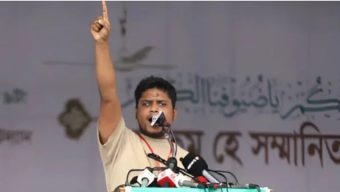 ভুলে যাবেন না, আমরা আপনাকে ক্ষমতায় বসিয়েছি, হেফাজতের মহাসমাবেশে প্রধান উপদেষ্টাকে হাসনাত আবদুল্লাহ