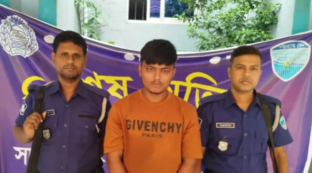 কুমিল্লায় ছেলেকে পুলিশে দিলেন বিএনপি নেতা, অবাক পুলিশ!