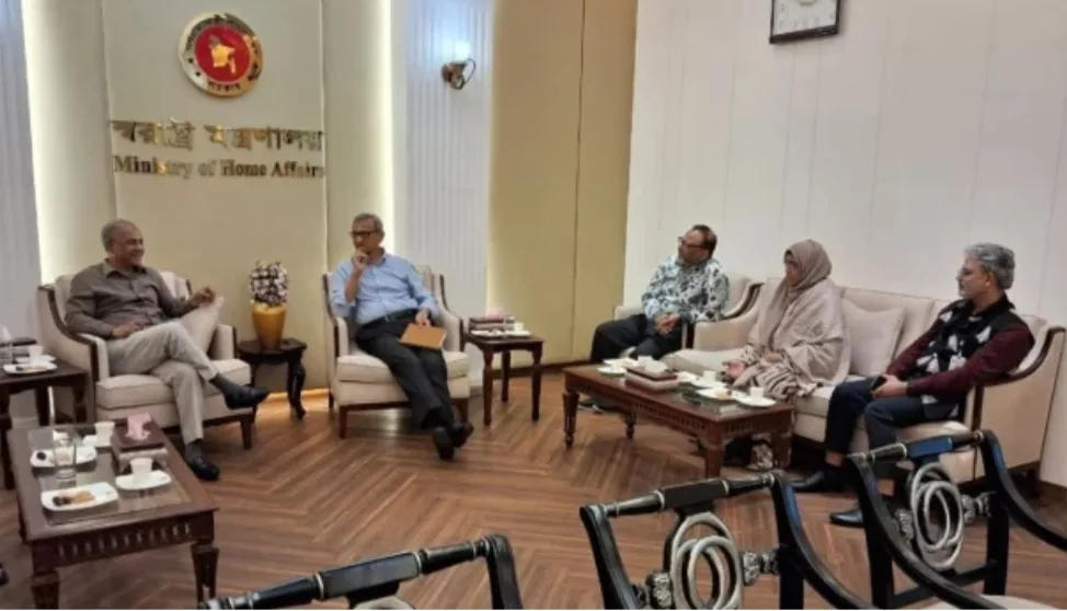 সাম্য হত্যার তদন্ত ডিবির কাছে হস্তান্তরের আশ্বাস স্বরাষ্ট্র উপদেষ্টার