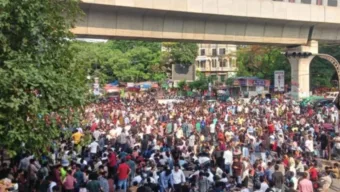 সাম্য হত্যার বিচারের দাবিতে শাহবাগ অবরোধ, যান চলাচল বন্ধ