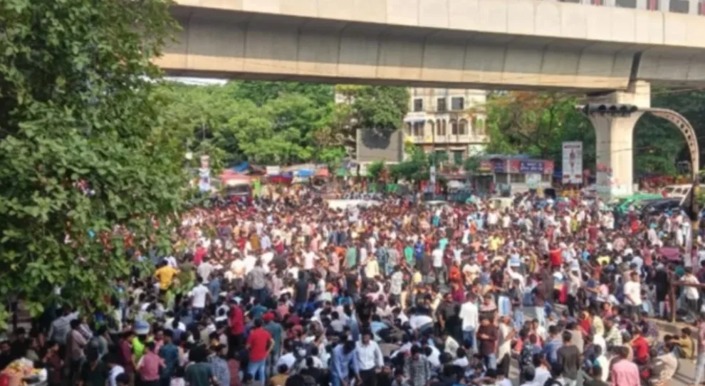 সাম্য হত্যার বিচারের দাবিতে শাহবাগ অবরোধ, যান চলাচল বন্ধ
