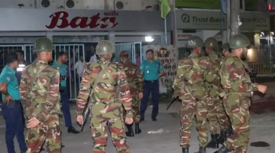 বন্ধ হচ্ছে না ‘মব সন্ত্রাস’, বাড়ছে আতঙ্ক-উদ্বেগ : হিমশিম খেতে হচ্ছে আইন-শৃঙ্খলা বাহিনীকেও