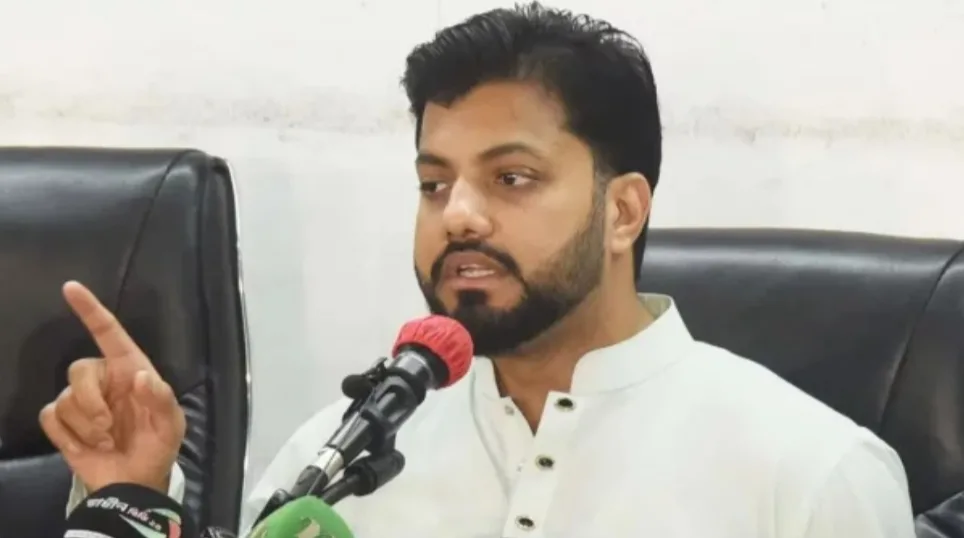 বিতর্কিত উপদেষ্টাদের’ পদত্যাগে কঠোর আন্দোলনের হুঁশিয়ারি ইশরাকের