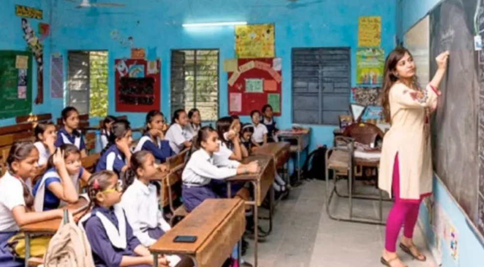 সোমবার থেকে প্রাথমিক শিক্ষকরা পূর্ণ দিবস কর্মবিরতিতে যাচ্ছে