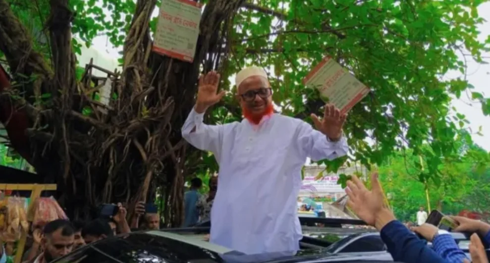 কারামুক্ত হয়ে জুলাইয়ের ছাত্র-জনতাকে ধন্যবাদ জানালেন জামায়াত নেতা আজহারুল