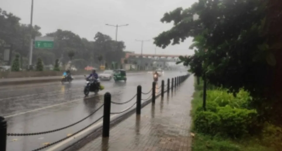 ঢাকায় টানা ১৮২ মিলি বৃষ্টি, জনজীবন বিপর্যস্ত