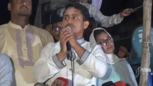 জি এম কাদেররা এখনও কীভাবে প্রকাশ্যে ঘোরে, প্রশ্ন সারজিসের