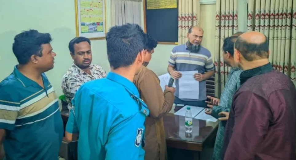 রংপুরে জিএম কাদেরের বাসভবনে হামলার ঘটনায় বৈষম্যবিরোধী আহ্বায়কসহ ২২ জনের নামে মামলা
