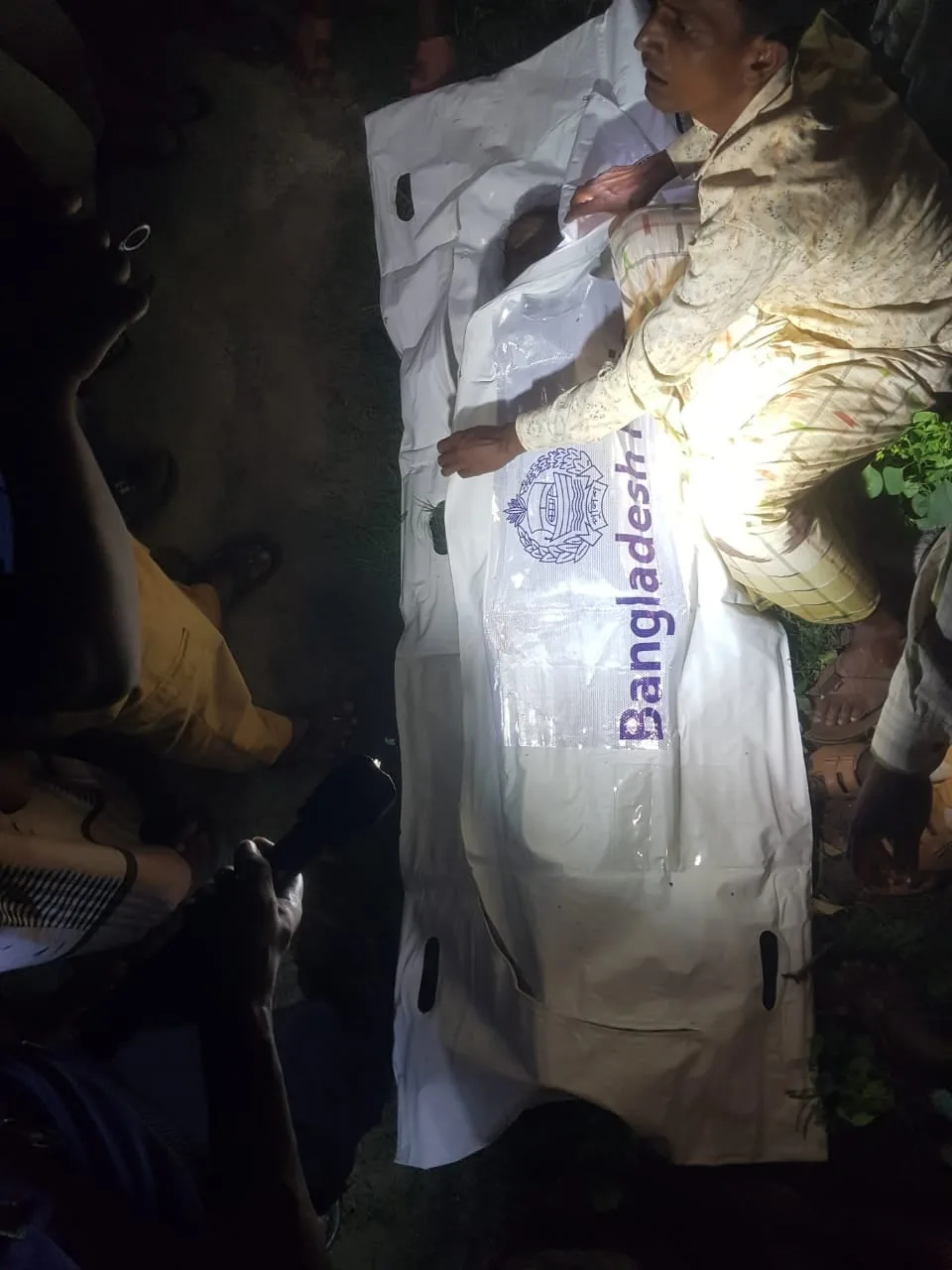 পুঠিয়ায় ভুট্টা ক্ষেতে নারীর লাশ 