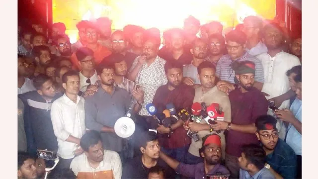 আজ শুক্রবার জুমার পর গণঅনশনে যাচ্ছেন জবি শিক্ষার্থীরা