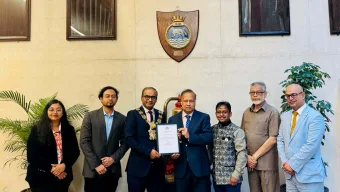 লন্ডনে আইনজীবী ব‍্যারিস্টার মনোয়ার হোসেন বিশেষ সম্মাননা স্বীকৃতিপত্র পেলেন