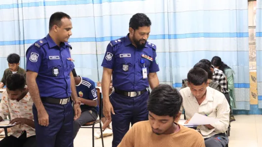 মৌলভীবাজারে পুলিশের কনস্টেবল পদে নিয়োগে লিখিত পরীক্ষা অনুষ্ঠিত 