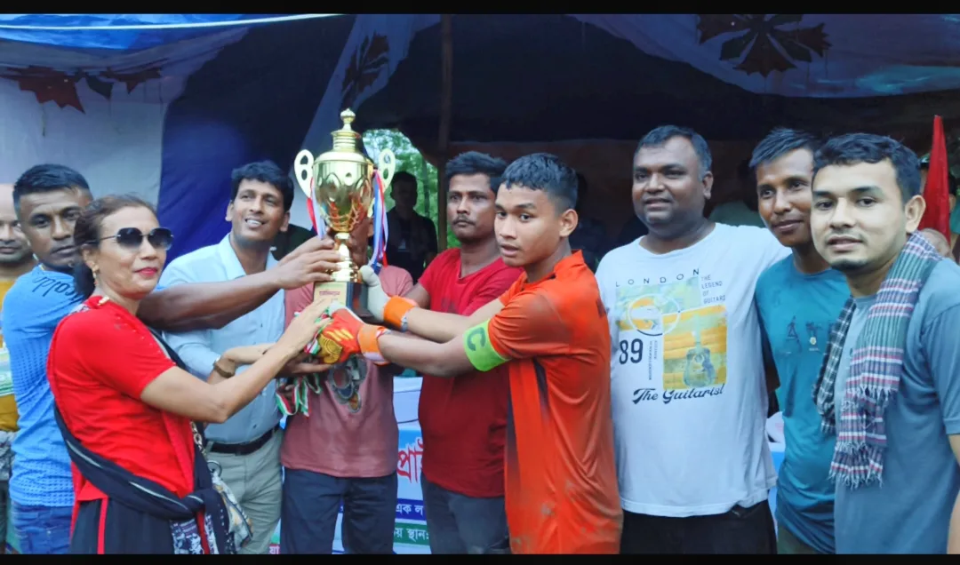 জুড়ীর ফুলতলায় খাসিয়া জনগোষ্ঠীর ফুটবল টুর্নামেন্ট সম্পন্ন