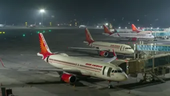 ভারতের ৩২ বিমানবন্দর ১৫ মে পর্যন্ত বন্ধ ঘোষণা