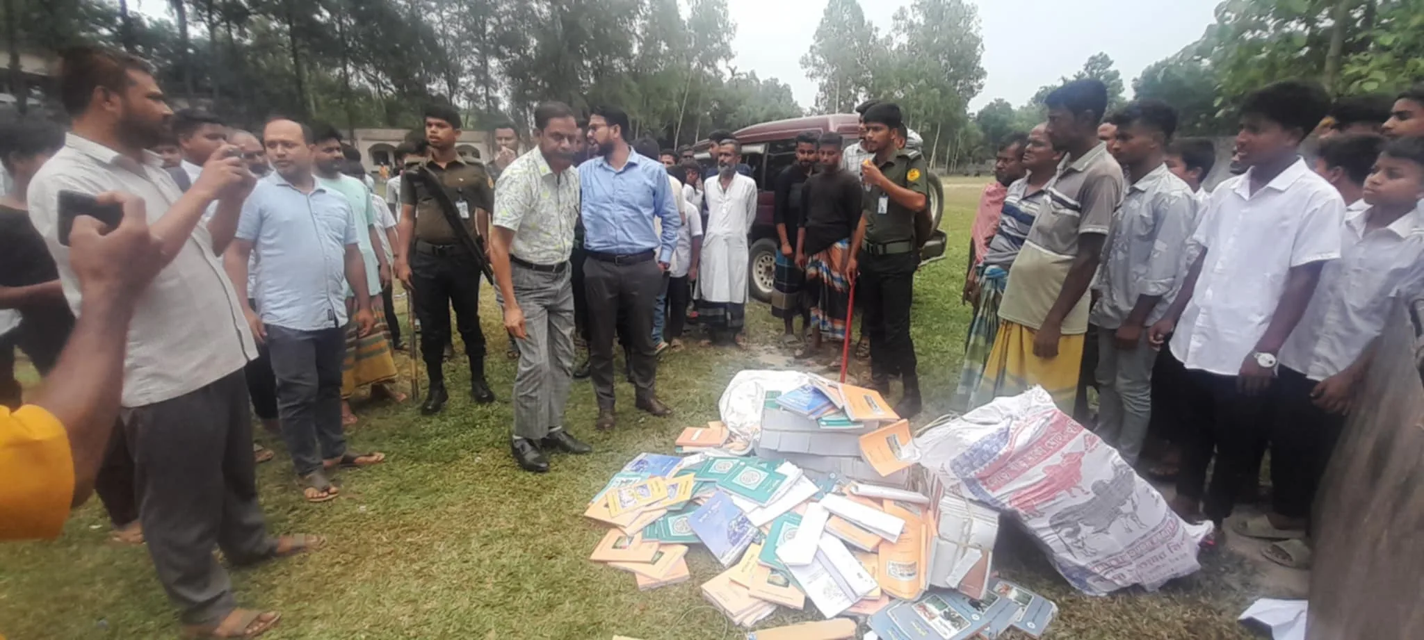 নাগরপুরে সরকারি বইসহ ট্রাক জব্দ, প্রধান শিক্ষক পলাতক