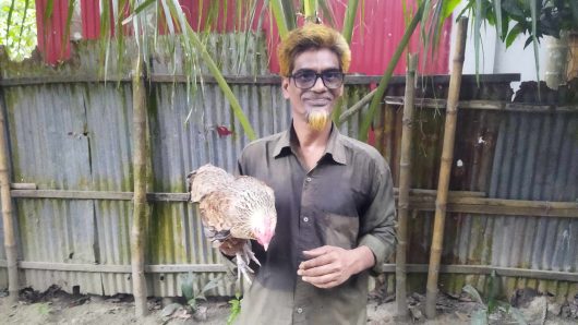 নাগরপুরে সাংবাদিকের মুরগি এবার  মোরগে রুপ নিয়েছে!হাজারো জনতার ভীড়