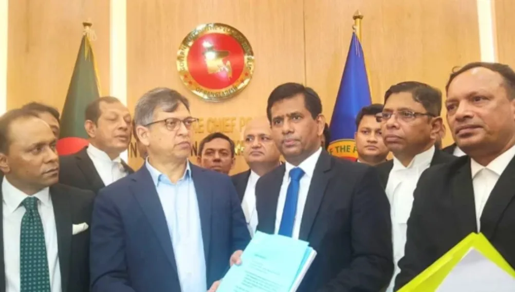 নিজের গুম নিয়ে ট্রাইব্যুনালের প্রসিকিউশনে অভিযোগ দিলেন সালাহউদ্দিন আহমেদ