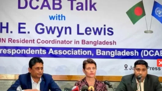 বাংলাদেশের জনগণ ও রাজনৈতিক দল সিদ্ধান্ত নেবে নির্বাচন কবে: গোয়েন লুইস