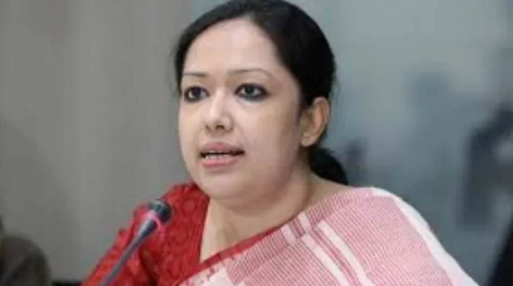 ১০ মাসে উপদেষ্টাদের পিএস শত শত কোটি টাকা কামিয়েছে: রুমিন ফারহানা
