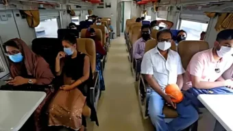 ফিরতি যাত্রায় সব যাত্রিকে মাস্ক পরার অনুরোধ রেলপথ মন্ত্রণালয়ের