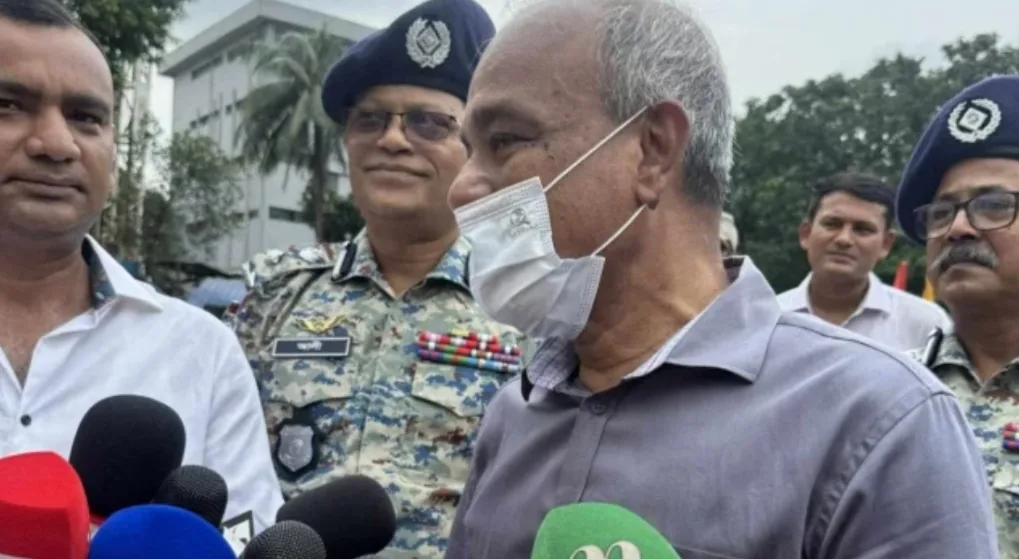 এপিবিএন পাবে ভারি অস্ত্র, পুলিশের কাছে থাকবে না মারণাস্ত্র : স্বরাষ্ট্র উপদেষ্টা