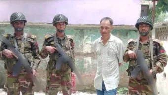 সাবেক এমপি রিফাত আমিনের বাড়িতে অভিযান, অস্ত্র-মাদকসহ ছেলে আটক