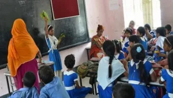 প্রাথমিকের ফেসবুক ব্যবহারকারী শিক্ষকরা অধিদপ্তরের কঠোর নজরদারিতে
