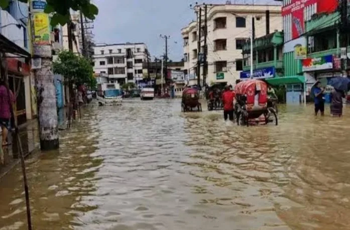 অবিরাম বৃষ্টি; জলজটে নাকাল সিলেট নগরবাসী