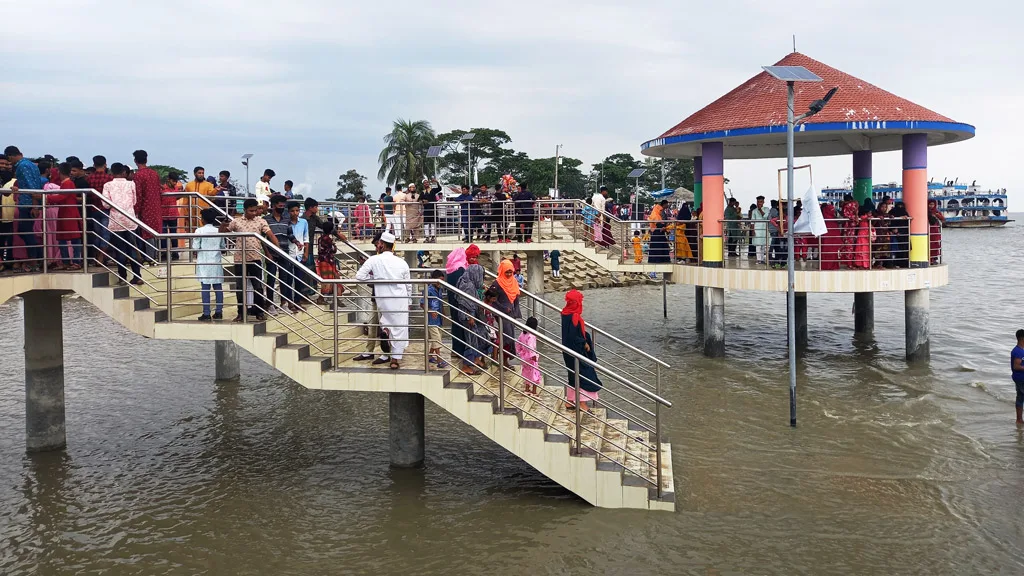 বেতুয়া-প্রশান্তির সৌন্দর্যে দর্শনার্থীদের মুগ্ধতা