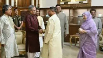 রাষ্ট্রপতির সাথে সেনাপ্রধানের সস্ত্রীক ঈদ শুভেচ্ছা বিনিময়
