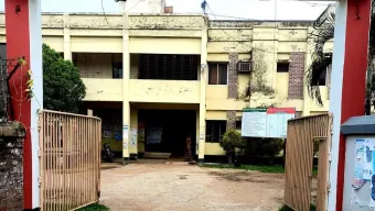 রাজশাহীর বাঘা উপজেলা স্বাস্থ্য কমপ্লেক্সে চুরির সময় হাতেনাতে ধরা পড়েছে দুই নারী চোর