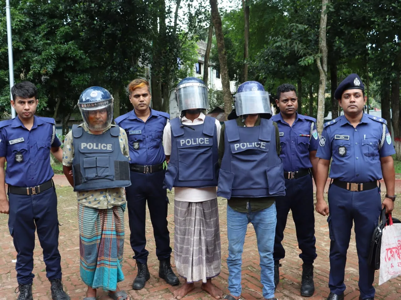 মৌলভীবাজারের কমলগঞ্জে ডাকাতির রহস্য উদঘাটন; ডাকাত দলের ৩ সদস্য গ্রেফতার