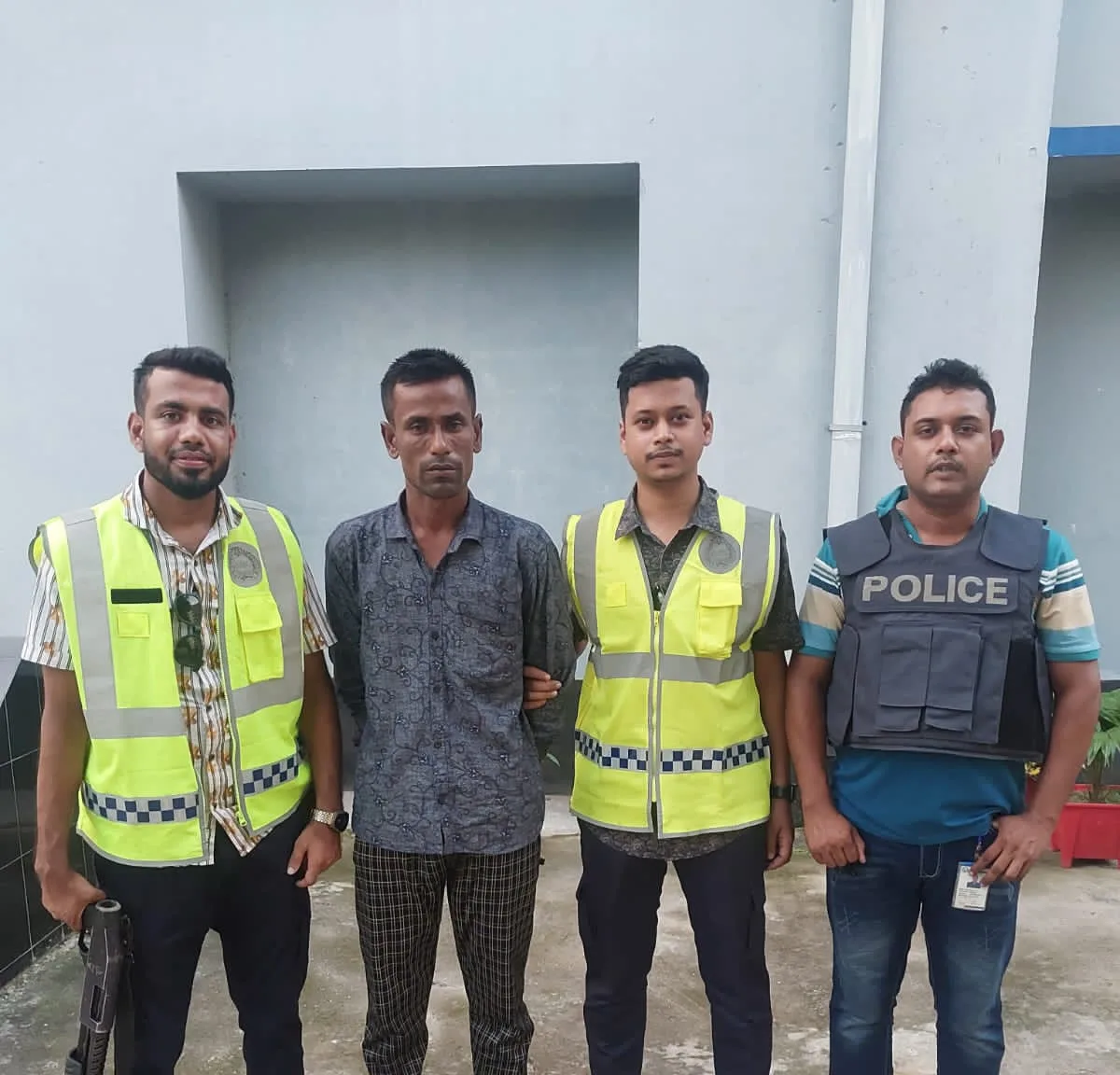 লাউয়াছড়ায় ডাকাতির ঘটনার পরিকল্পনাকারী গ্রেপ্তার