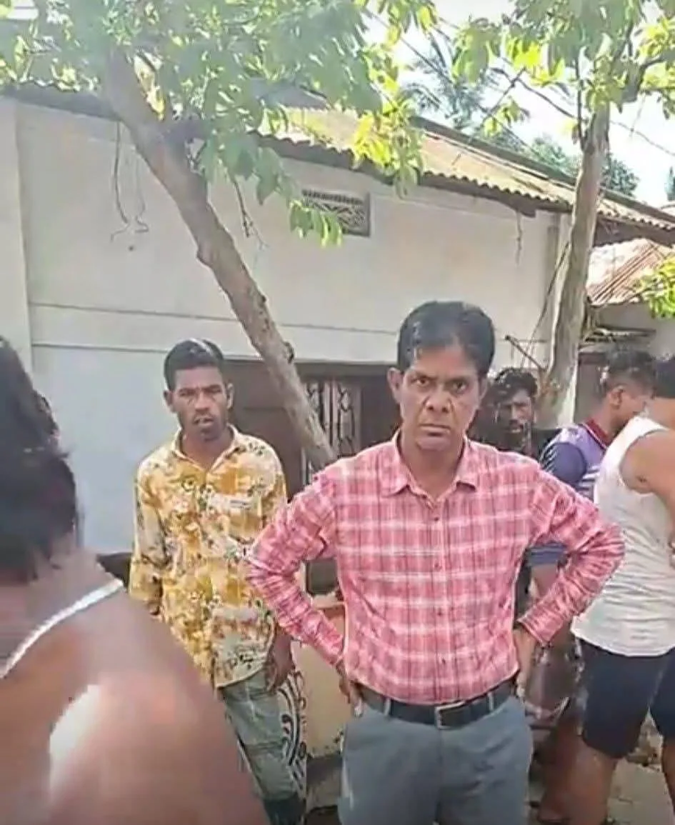 সরকারি কাজে অনিয়ম দুর্নীতির তথ্য সংগ্রহে সাংবাদিক লাঞ্চিত; হুমকি