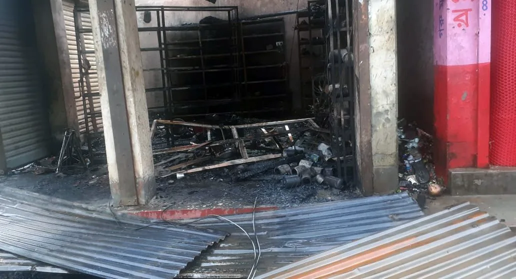 ভোলার লালমোহনে ৪ টি ব্যবসা প্রতিষ্ঠান পুড়ে ছাই