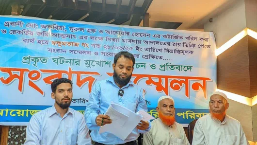 লোহাগাড়ায় জোরপূর্বক জমি দখলে রাখার অভিযোগ