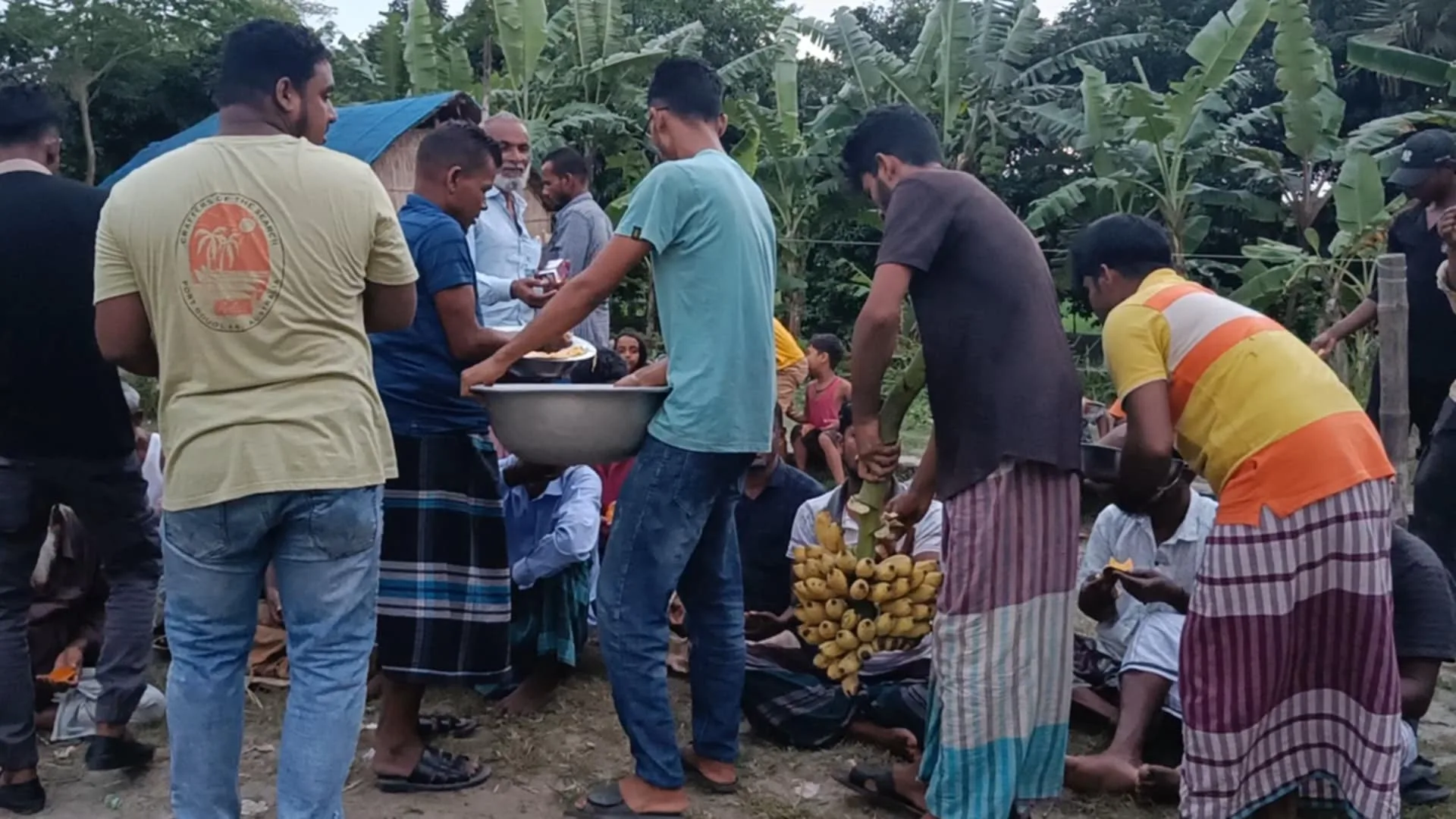 দীর্ঘ বছর পর একত্রিত তিন এলাকার লোক, মাদক রোধে ফল আয়োজন 