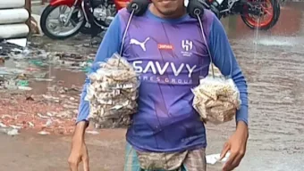 ডিগ্রী পড়ুয়া প্রতিবন্ধি হারুনের সংগ্রামী জীবন