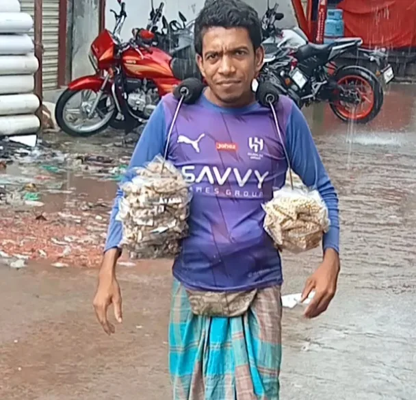 ডিগ্রী পড়ুয়া প্রতিবন্ধি হারুনের সংগ্রামী জীবন